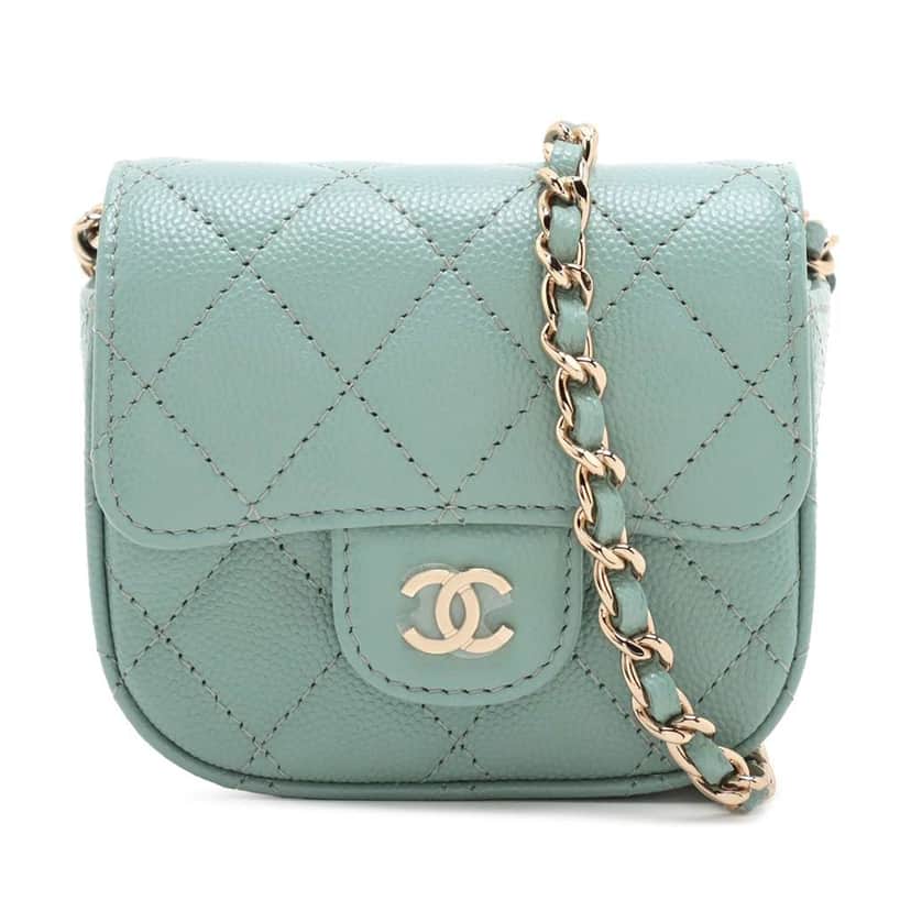 Chanel Mini Classic Caviar Clutch With Chain Blue Leather Good condition - Front View
