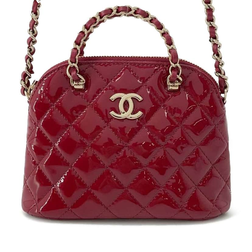 Chanel Quilted Patent Shiny Coco Clutch With Chain Red Leather Good condition - Front View