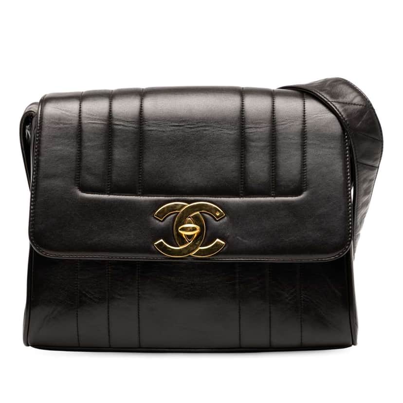 Chanel Vertical Quilt Lambskin Flap Black Leather Very good condition - Front View