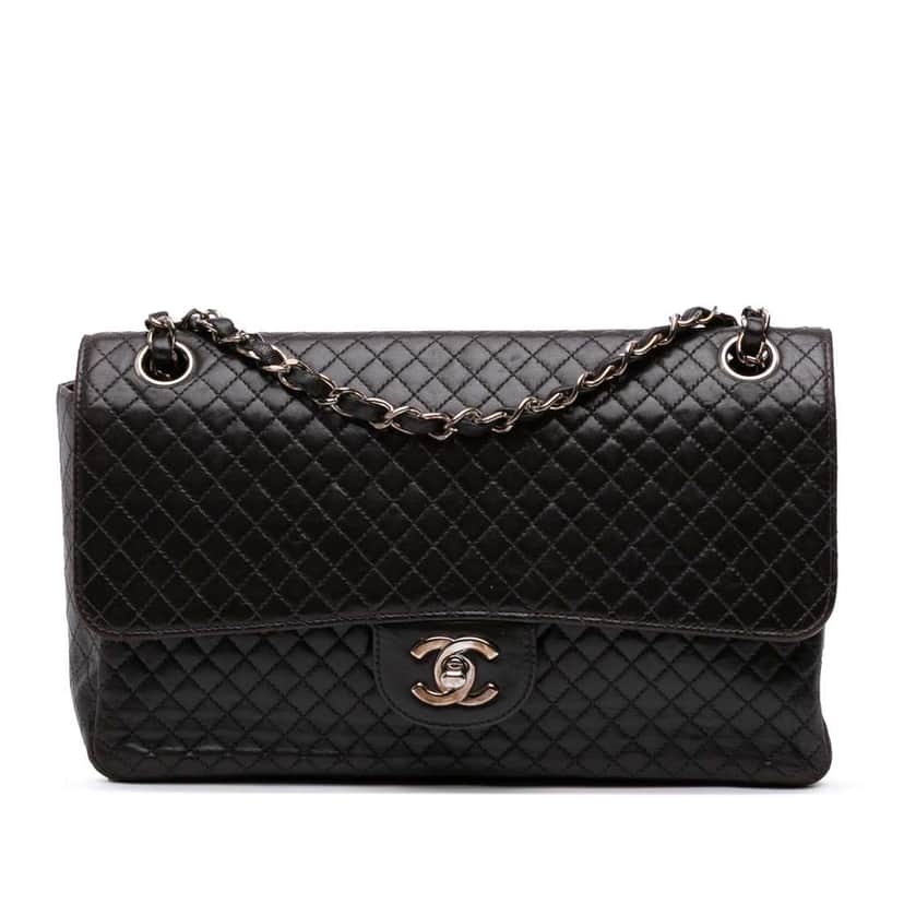 Chanel Medium Classic Microquilted Lambskin Single Flap Black Leather Good condition - Front View