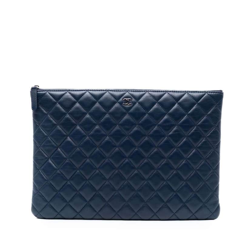 Chanel Large Quilted Lambskin O Case Clutch Blue Leather Good condition - Front View