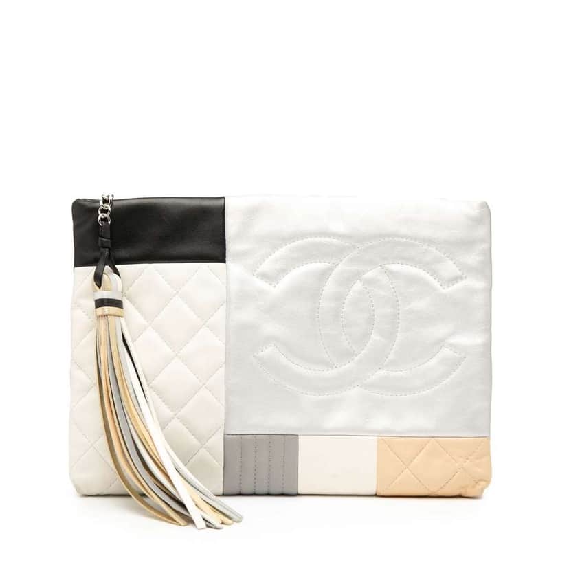 Chanel Medium Lambskin Colorblock Patchwork O Case White Leather Good condition - Front View
