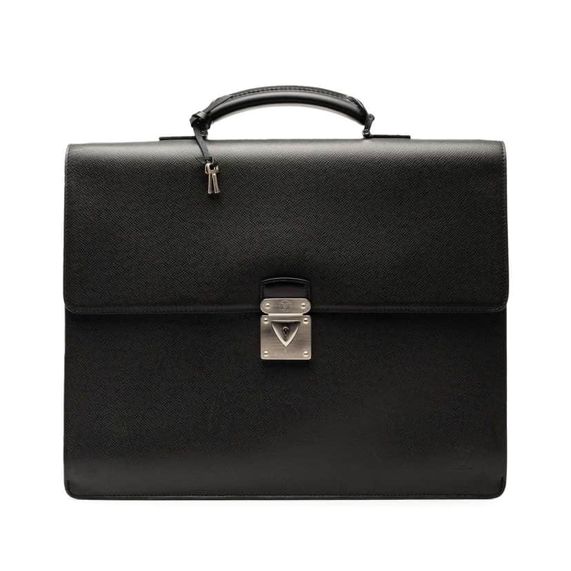 Louis Vuitton Taiga Robusto 2 Black Leather Good condition - Front View