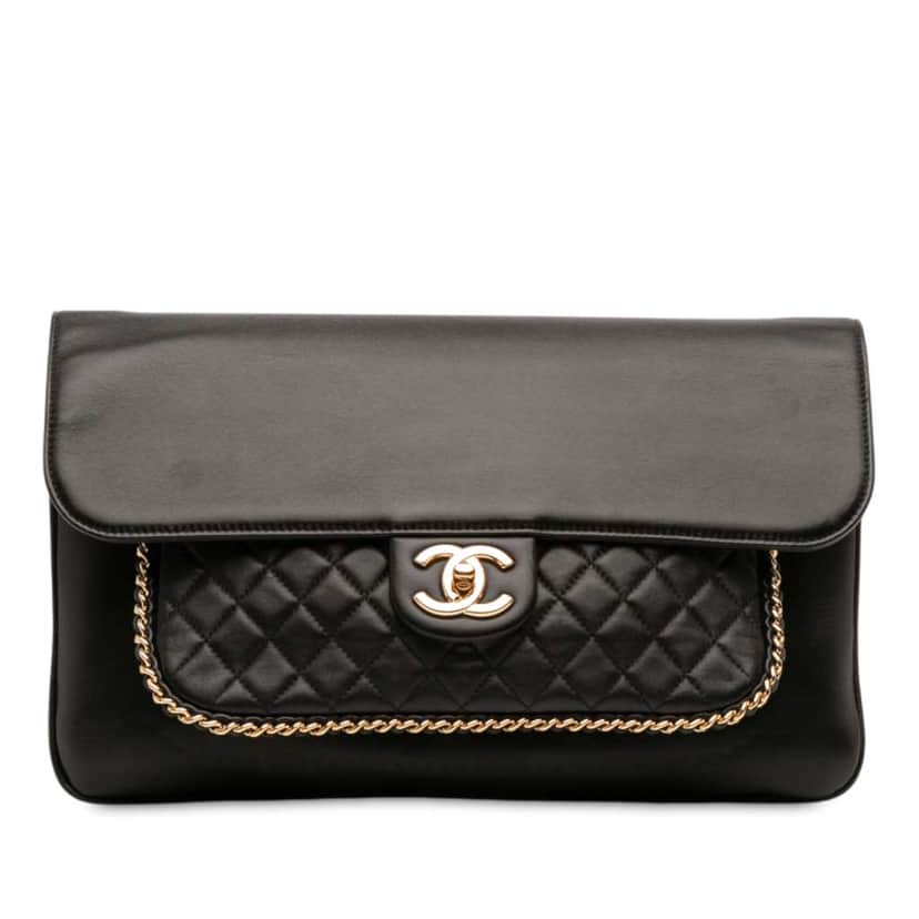 Chanel Quilted Lambskin CC Unchained Flap Clutch Black Leather Good condition - Front View