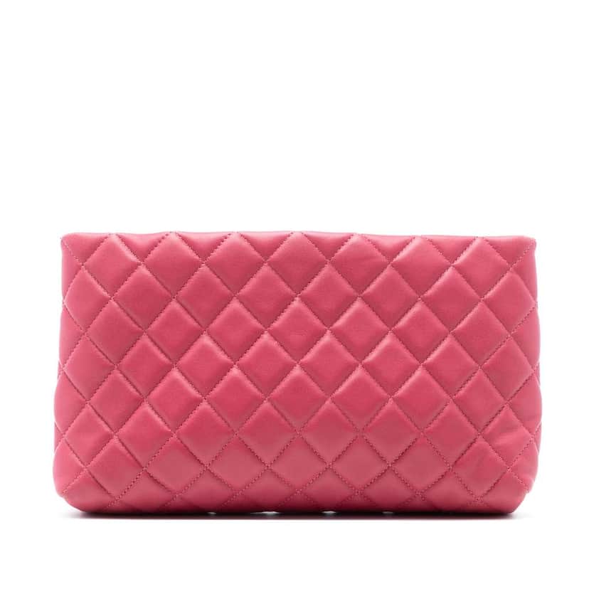 Chanel Quilted Lambskin Kiss Lock Clutch Pink Leather Very good condition - Front View
