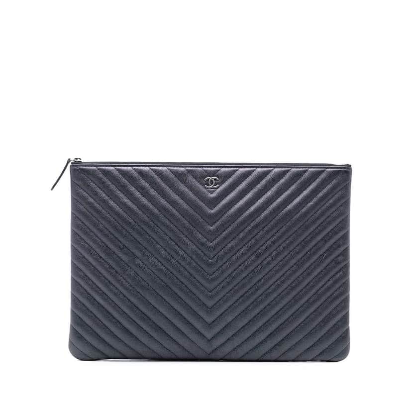 Chanel Large CC Chevron Iridescent Caviar O Case Clutch Purple Leather Very good condition - Front View