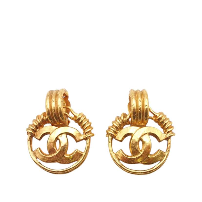 Chanel CC Gold Plated Round Clip On Earrings Gold Metal Good condition - Front View
