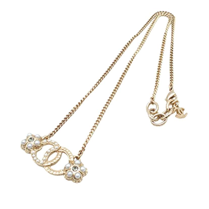 Chanel CC Gold Plated Faux Pearl and Rhinestone Flower Necklace Gold Metal Good condition - Front View