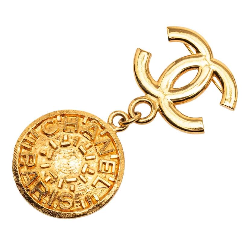 Chanel CC Gold Plated Medallion Brooch Gold Metal Good condition - Front View