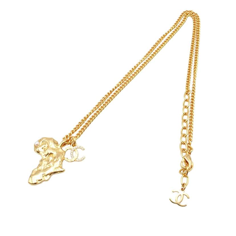 Chanel Gold Plated CC Faux Pearl and Rhinestone Africa Pendant Necklace Gold Metal Good condition - Front View