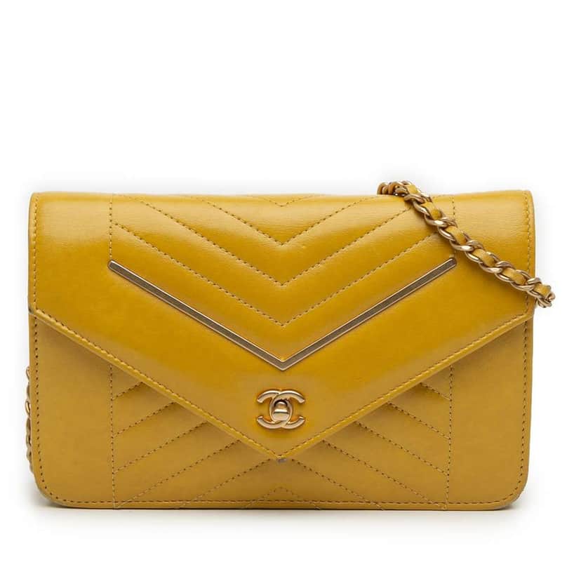 Chanel Small Reversed Chevron Lambskin Flap Yellow Leather Very good condition - Front View