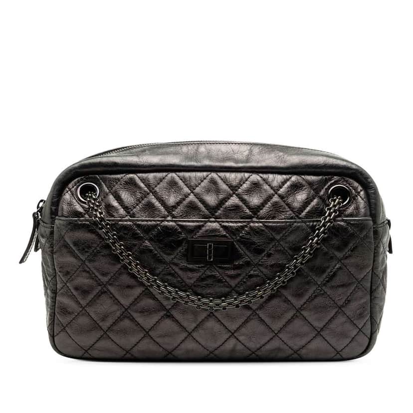 Chanel Medium Reissue 2.55 Quilted Aged Calfskin Camera Bag Black Leather Good condition - Front View