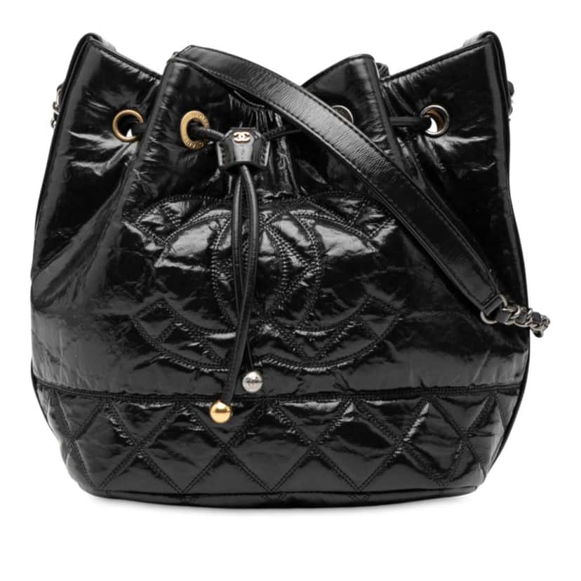Chanel Shiny Aged Calfskin CC Chain Drawstring Bucket Bag Black Leather Very good condition - Front View