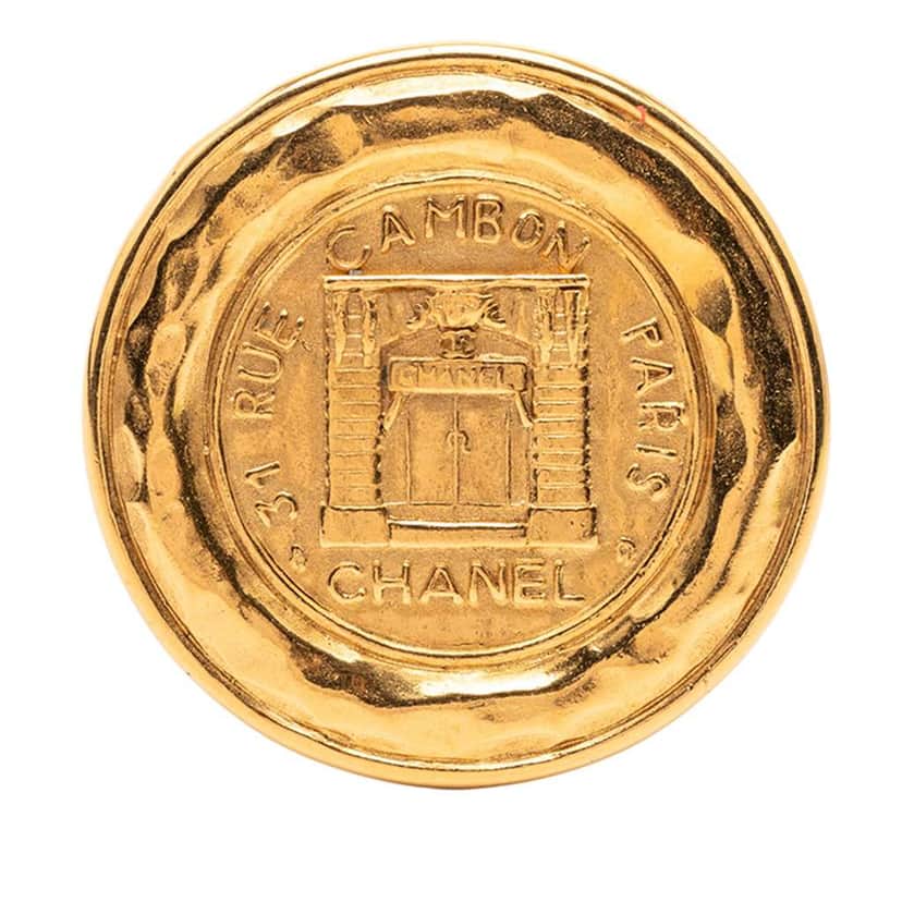 Chanel Gold Plated 31 Rue Cambon Round Vintage Pin Brooch Gold Metal Very good condition - Front View