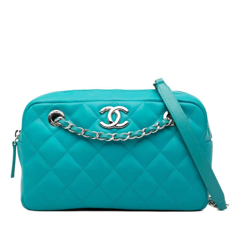 Chanel Medium CC Quilted Rubberized Lambskin Coco Rain Camera Bag Blue Leather Very good condition - Front View