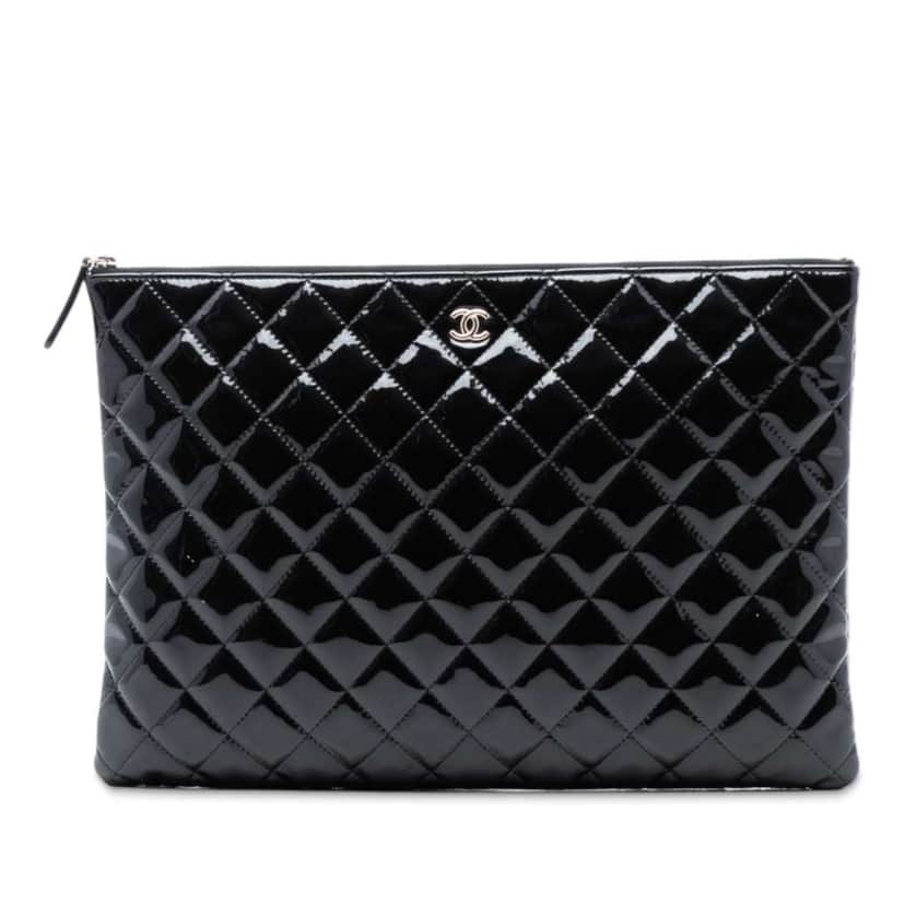 Chanel Large Quilted Patent O Case Clutch Black Leather Good condition - Front View
