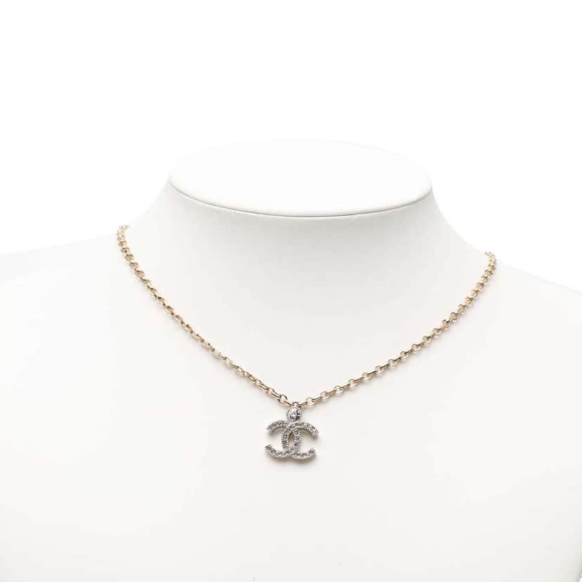 Chanel CC Silver Plated Rhinestone Pendant Necklace Silver Metal Good condition - Front View