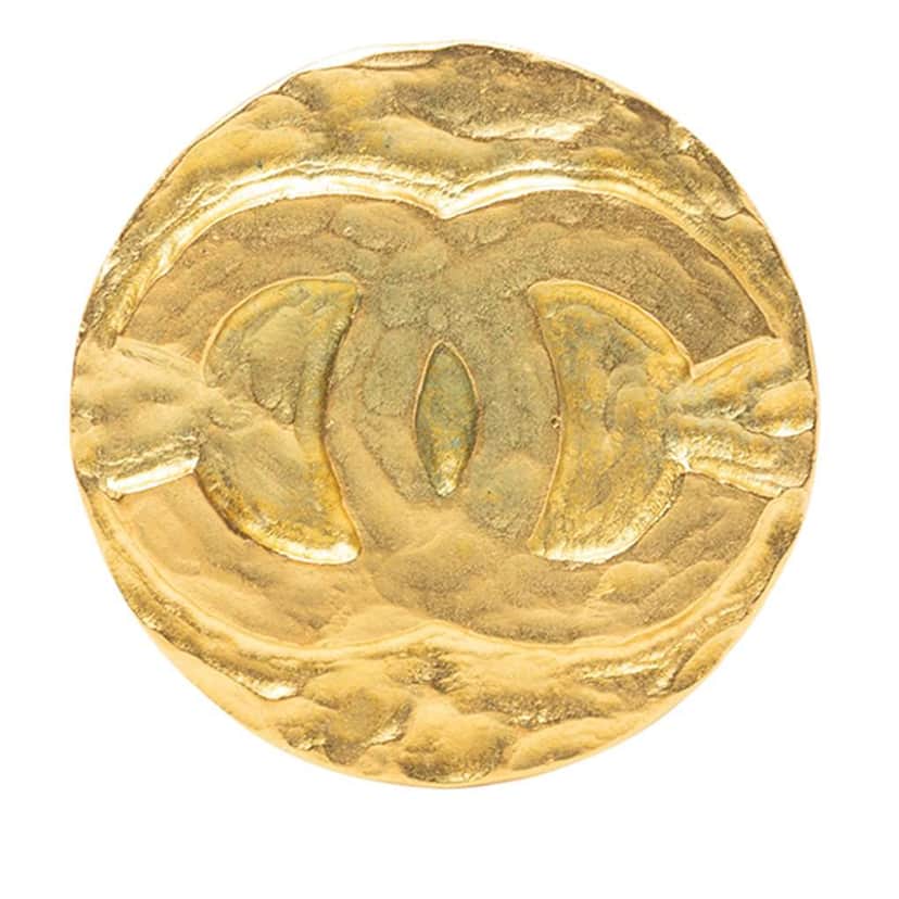 Chanel Gold Plated Round CC Logo Brooch Gold Metal Very good condition - Front View