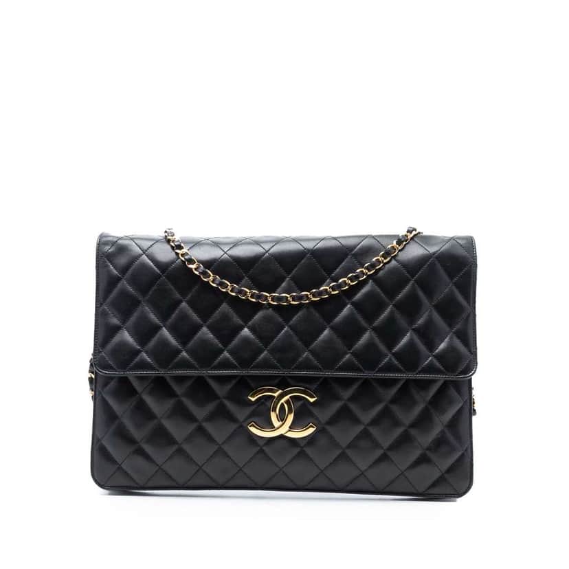 Chanel Maxi XL Quilted Lambskin Clutch with Chain Black Leather Good condition - Front View