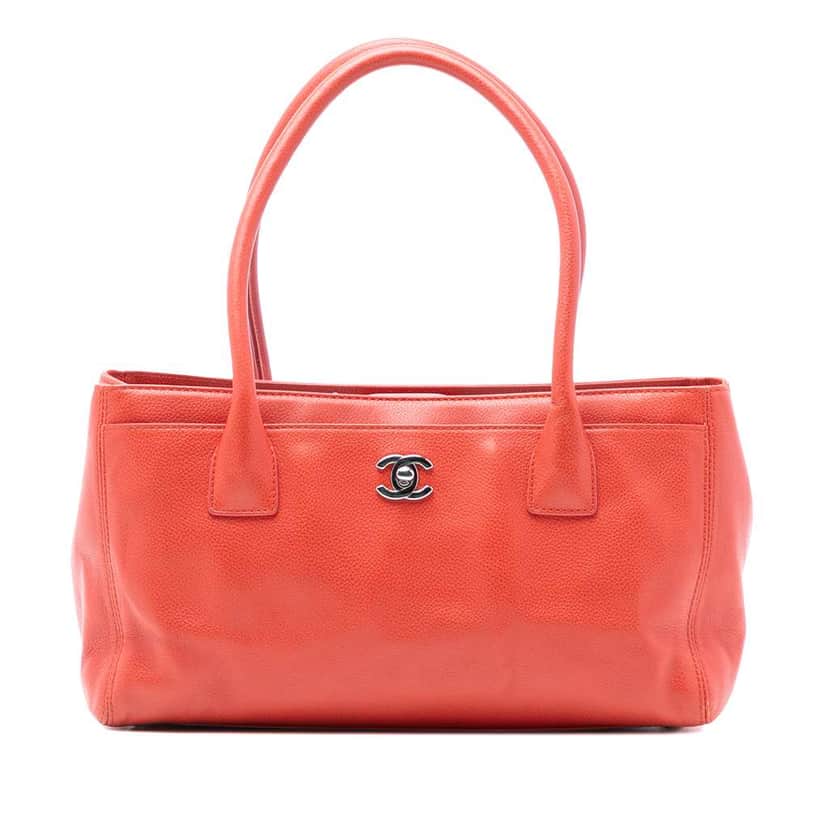 Chanel Small Calfskin Executive Cerf Tote Red Leather Good condition - Front View