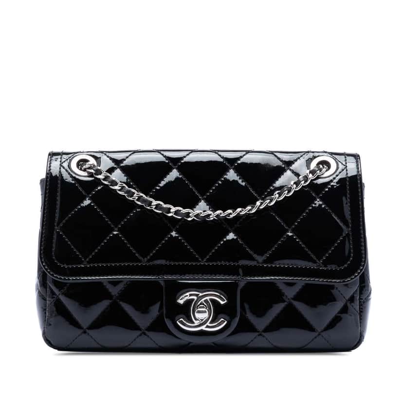 Chanel Small Quilted Patent Coco Shine Flap Black Leather Good condition - Front View