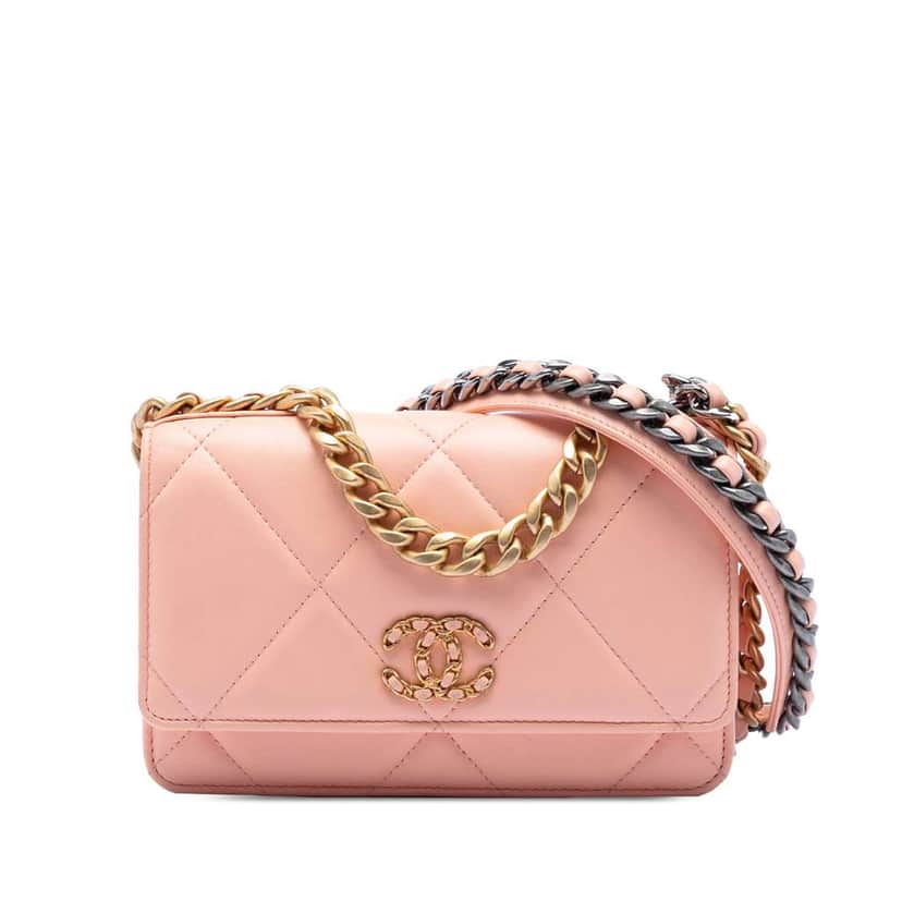 Chanel Quilted Lambskin 19 Wallet on Chain Pink Leather Very good condition - Front View