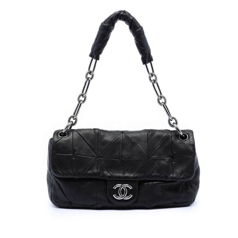 Chanel Quilted Lambskin Origami Soft Squares Flap Black Leather Good condition - Front View
