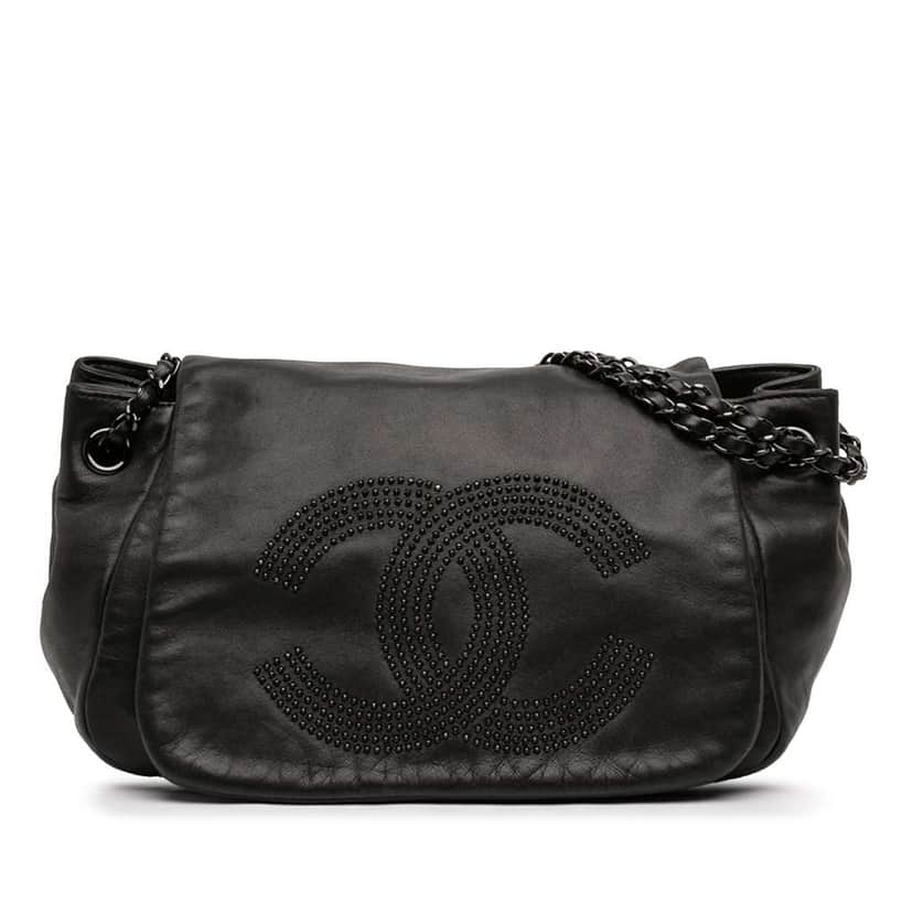 Chanel Lambskin Studded CC Accordion Flap Black Leather Very good condition - Front View