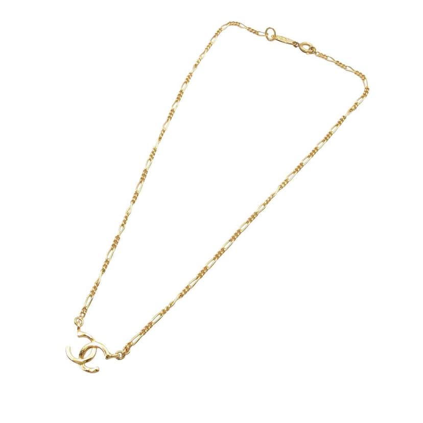 Chanel CC Gold Plated Pendant Necklace Gold Metal Very good condition - Front View