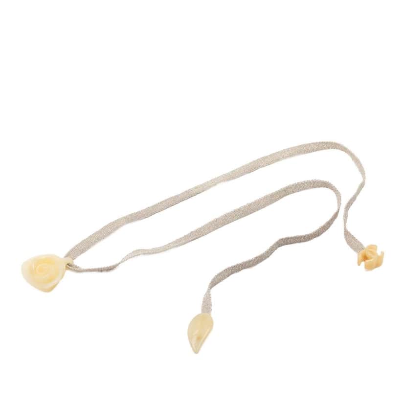 Chanel Satin and Resin Camellia Choker Necklace Silver Satin Very good condition - Front View