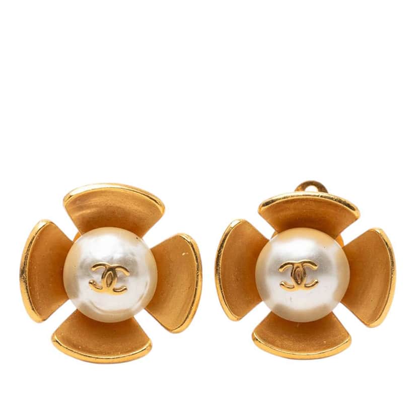 Chanel CC Gold Plated Faux Pearl Flower Clip On Earrings Gold Metal Very good condition - Front View