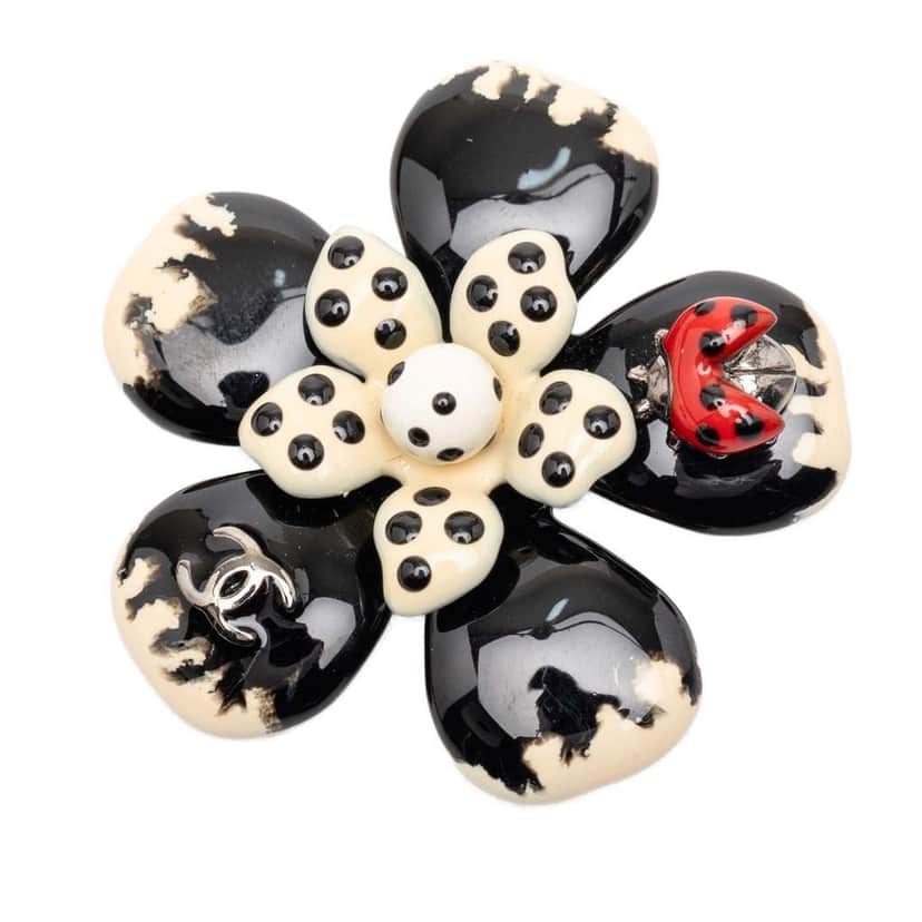 Chanel CC Enamel and Plated Brass Flower and Lady Bug Brooch Black Very good condition - Front View