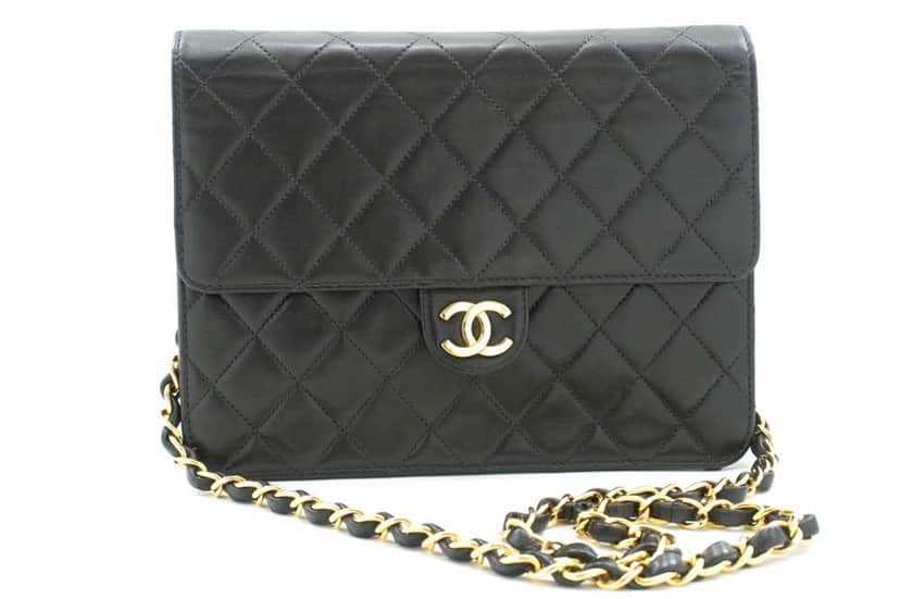Chanel Classic Flap Black Leather Good condition - Front View