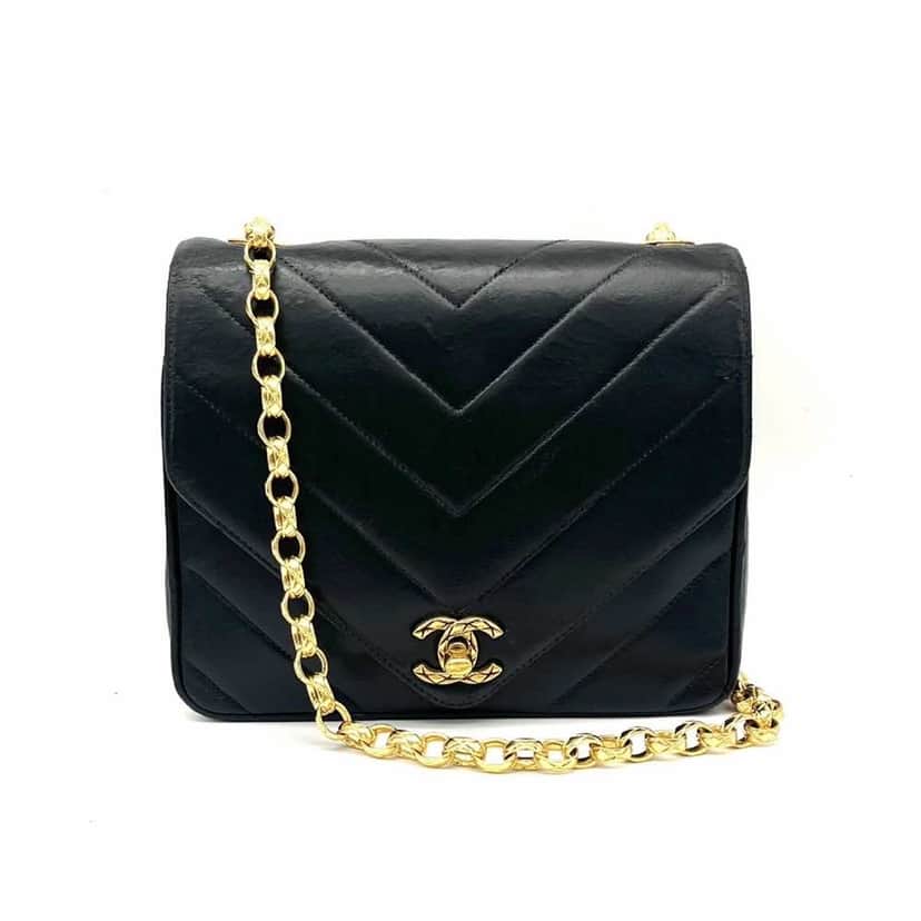 Chanel Flap bag Black Leather Good condition - Front View