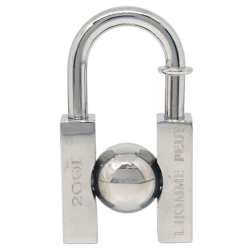 Hermès LHomme Peut Embellir La Terre Cadena Lock Charm Silver Good condition - Front View