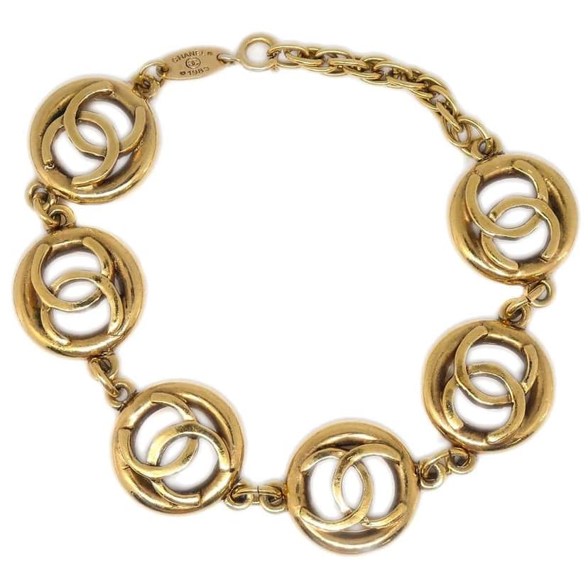 Chanel CC Cutout Round Bracelet Gold Good condition - Front View