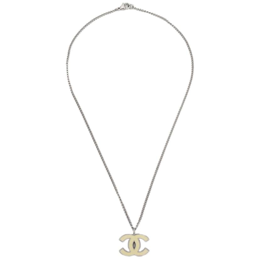 Chanel CC Logo Pendant Necklace Silver Good condition - Front View