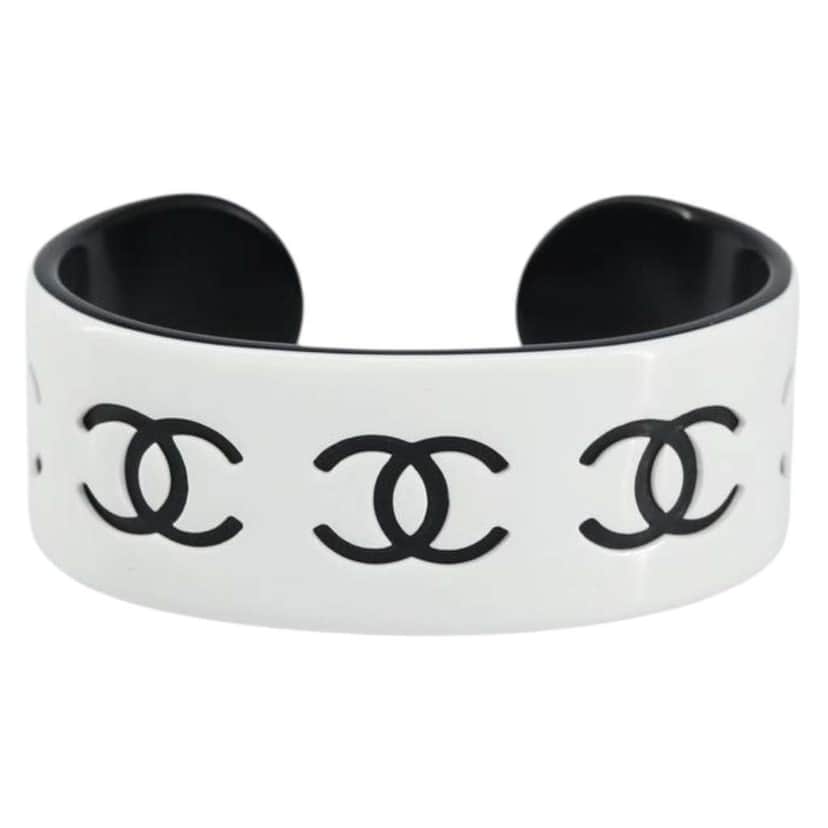 Chanel Coco Cuff Bracelet White Plastic Good condition - Front View