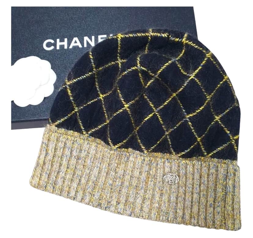Chanel Mohair Hat Black Silk Very good condition - Front View