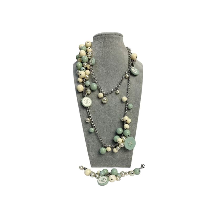 Chanel jewelry set of necklace and Black Lace Very good condition - Front View