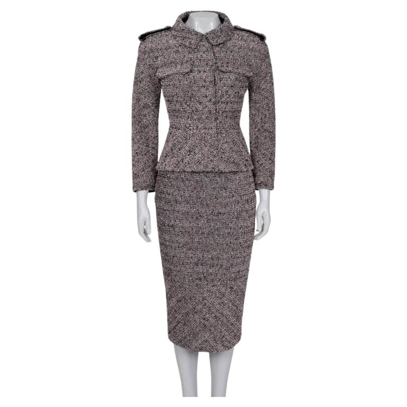 Chanel 2016 Bouclé Skirt Jacket Suit Black Very good condition - Front View