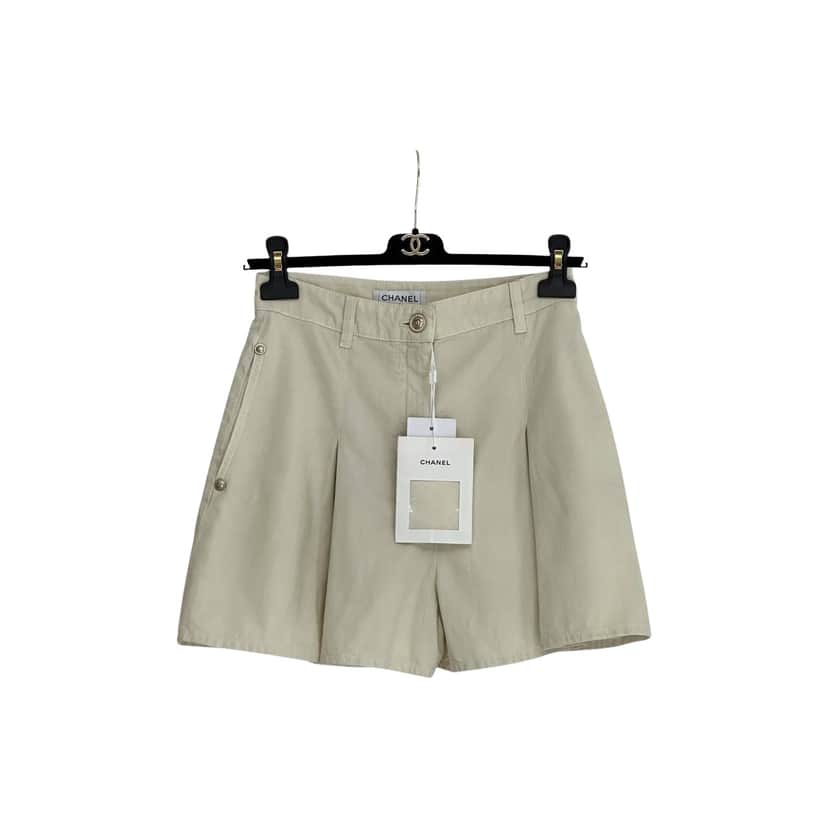 Chanel Shorts Beige Cotton Never worn, with tag - Front View