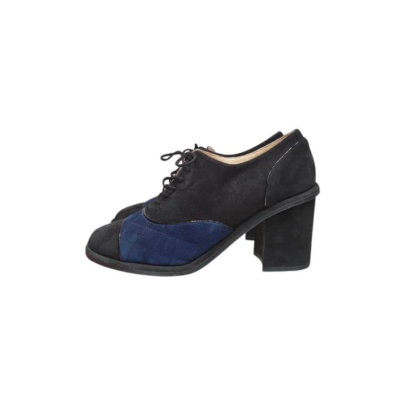 Chanel CC Block Heel Oxford Booties Black Suede Very good condition - Front View