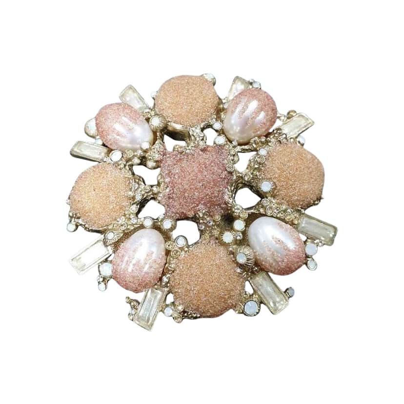 Chanel 12P Artificial Brooch Black Very good condition - Front View