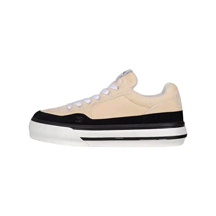 Chanel Lace Up Sneakers Beige Lace Very good condition - Front View