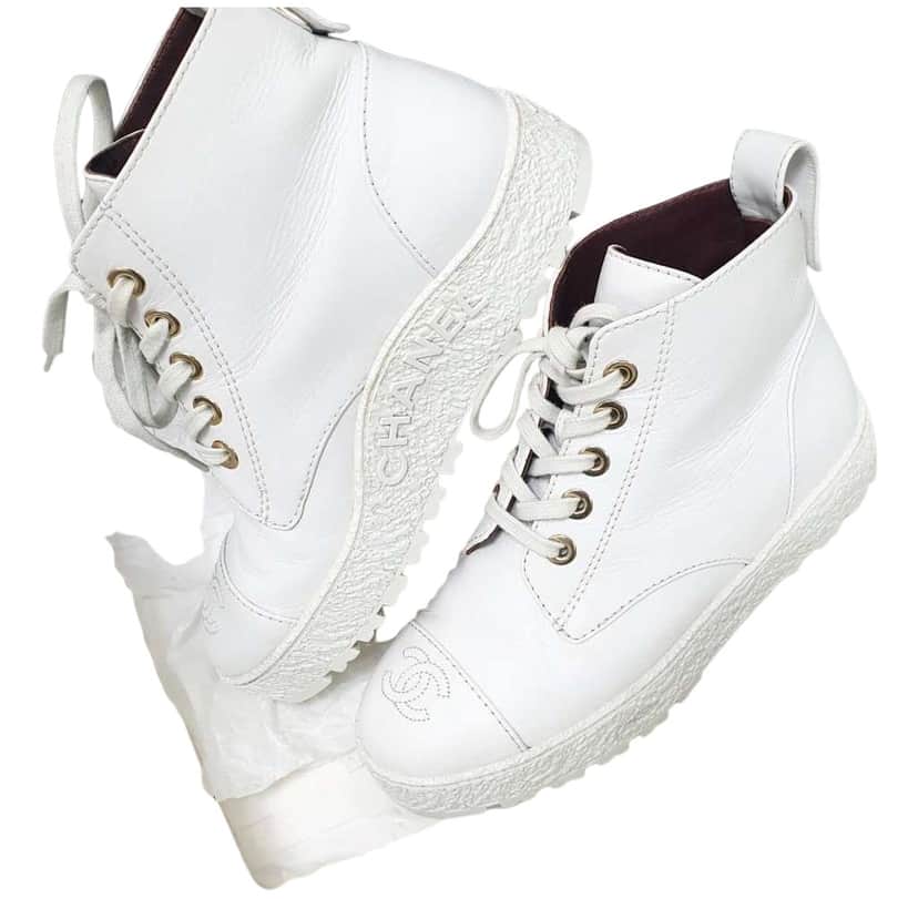 Chanel Lace Up Ankle Boots Booties White Leather Very good condition - Front View