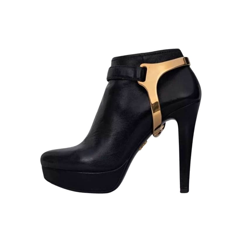 Prada Ankle Boots with Hardware Black Leather Good condition - Front View