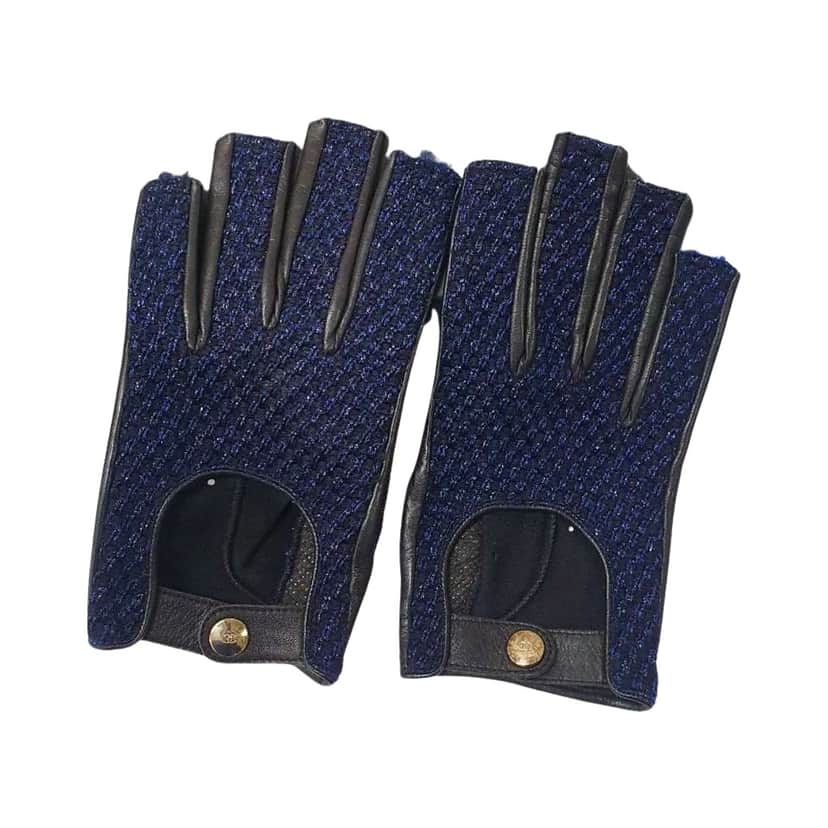 Chanel Mittens Blue Leather Never worn - Front View